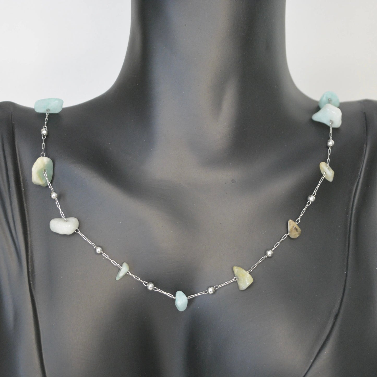 Collier-pierres-naturelles