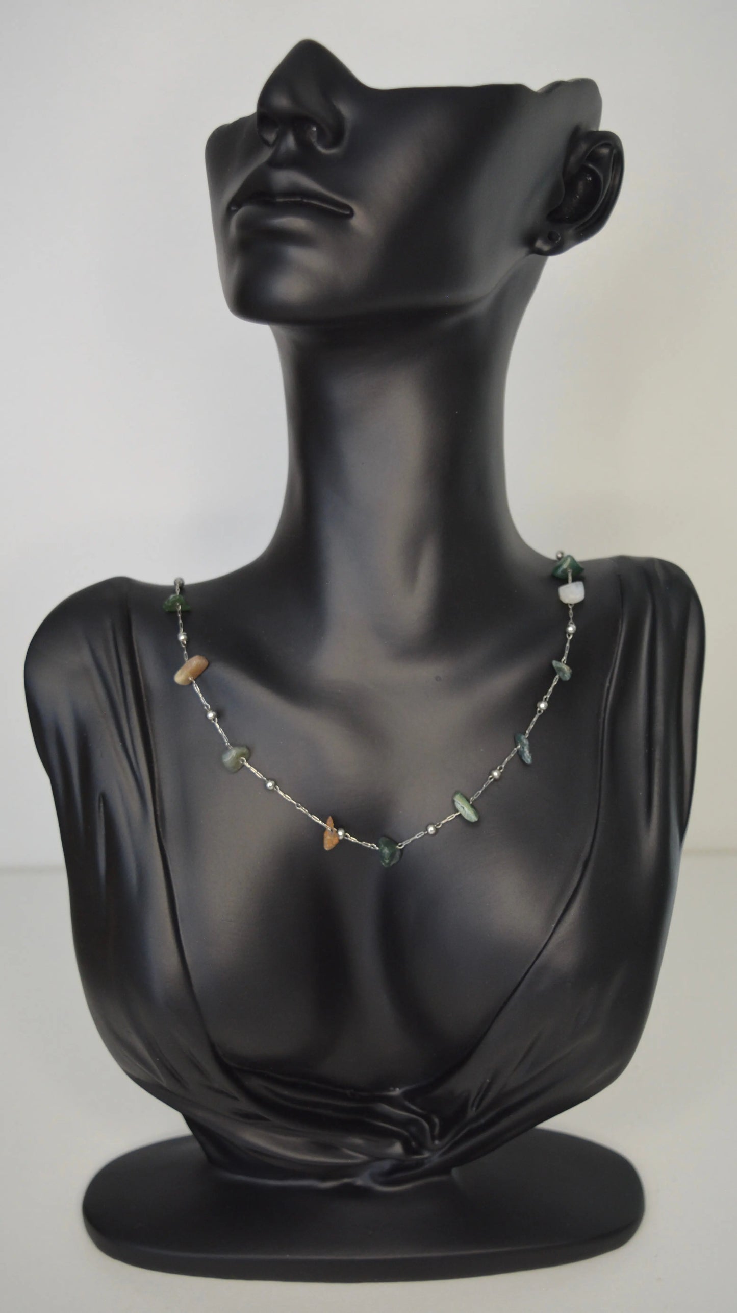 Collier-pierres-naturelles
