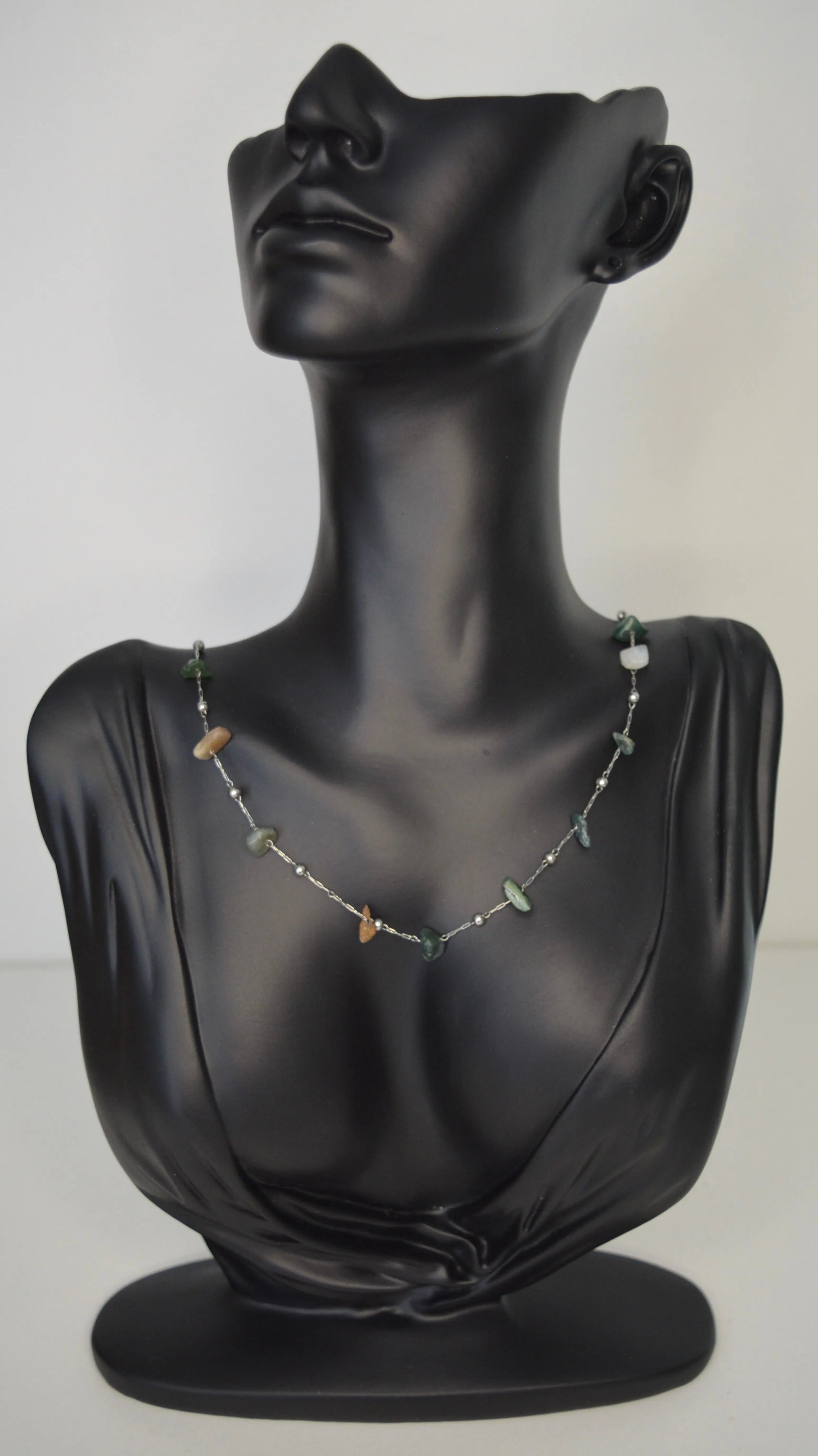 Collier-pierres-naturelles
