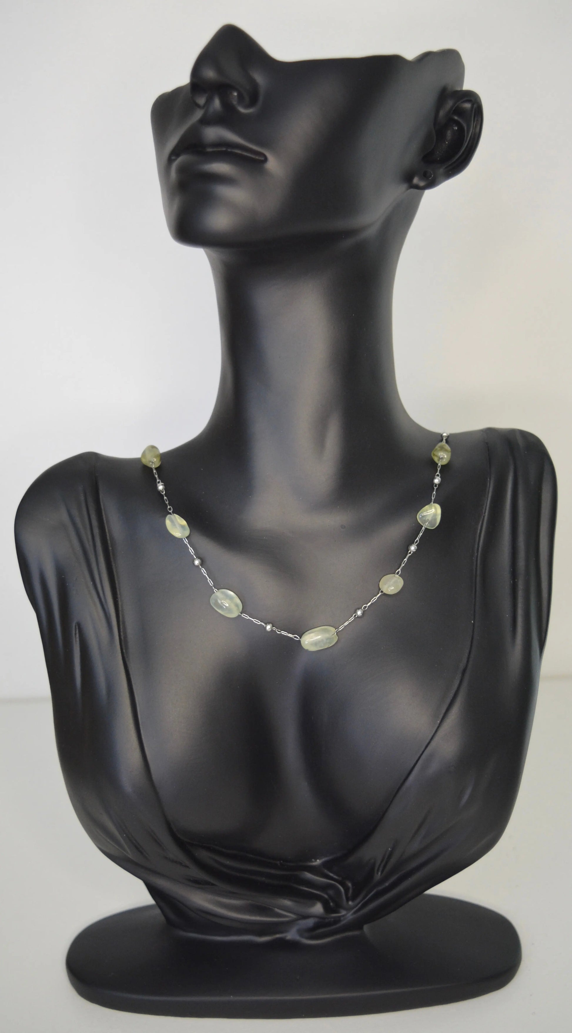 Collier-pierres-naturelles