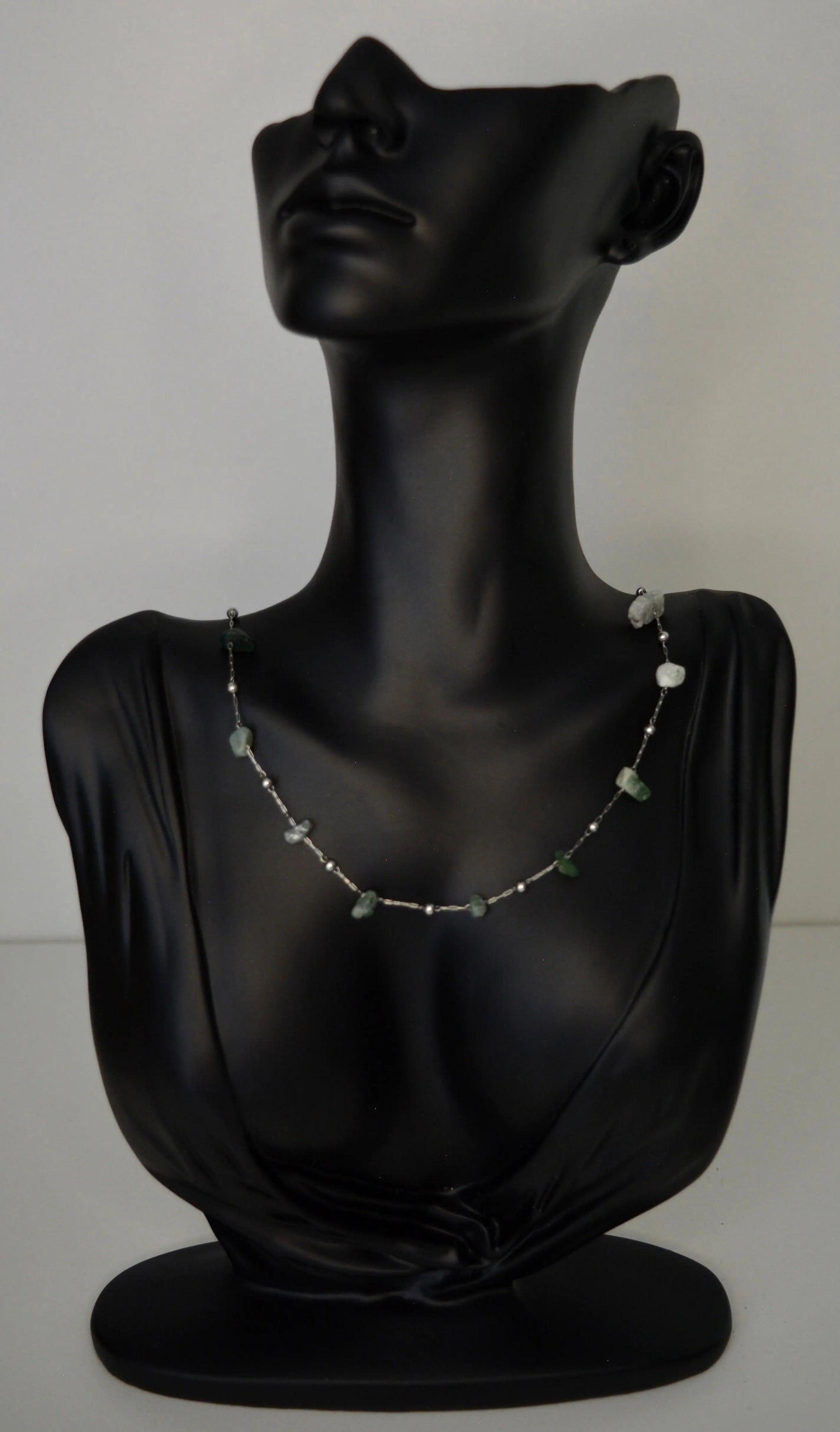 Collier-pierres-naturelles